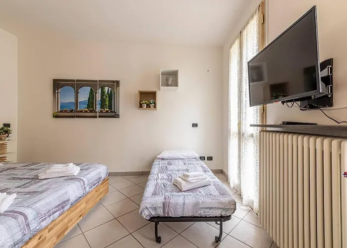 Di - In Centro A 1 Min Da E Stazione - Wifi Lecco